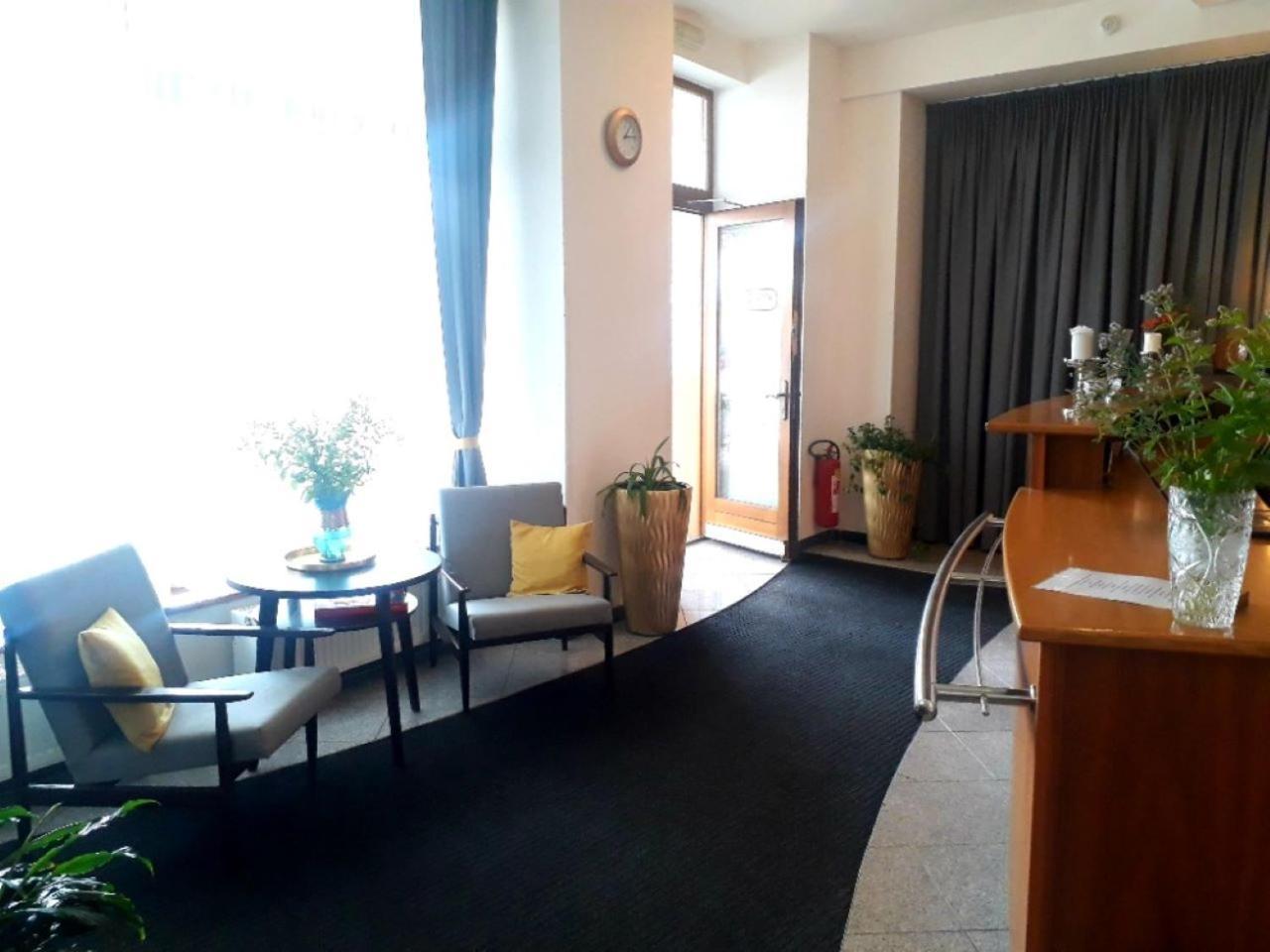 Penzion Hotelu Central Dvur Kralove nad Labem Exterior photo